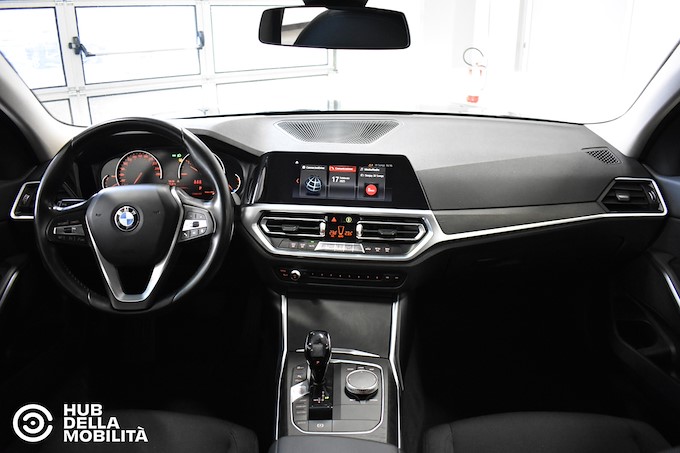 BMW 320d xDrive Business Advantage